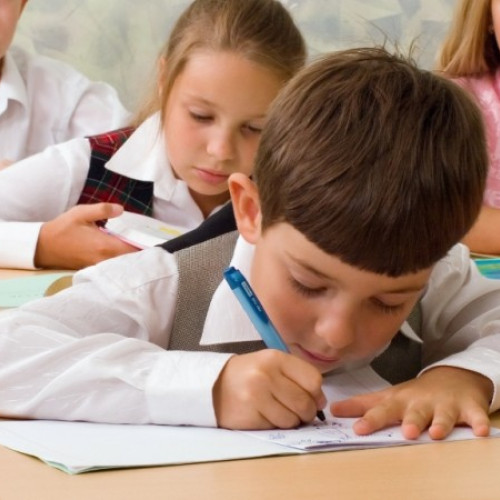 Elevii din Covasna susțin Evaluarea Națională la trei niveluri de clasă în această lună, începând cu Limba română și Maternă astăzi