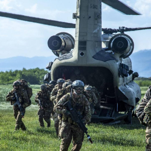 Autostrada A3 închisă pentru desantul militar din cadrul exercițiului NATO-SWIFT RESPONSE 24 (SR24) - DEFENDER 24. Participă țări aliate și partenere, inclusiv România.