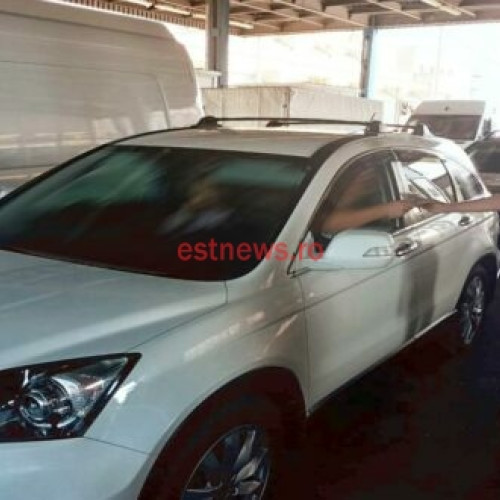 Autovehicul cu numere de înmatriculare false, descoperit de poliția de frontieră în trafic