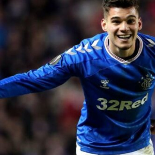 Ianis Hagi, interviu sincer în cotidianul Daily Mail: „M-am născut cu presiune! Am fost mereu comparat cu tatăl meu”. Despre viitorul la Rangers".