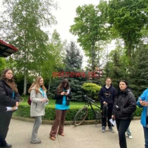 Titlul acestui proiect in Vaslui "Muzeul Județean „Ștefan cel Mare” Vaslui explorează creațiile lui Cik Damadian prin proiectul „Urbanscape Vaslui" - o incursiune în grafica orașelor Vaslui, Bârlad și Huși din perioada 1977-1978