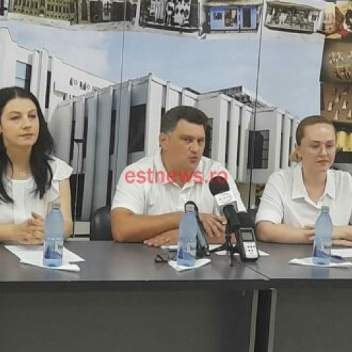 Elevii vasluieni învață tehnici de țesut în cadrul unui proiect cultural