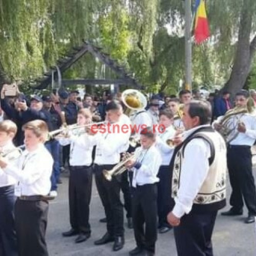 Fanfarele de copii au înviorat publicul la Festivalul Fanfarelor din Pădureni 2022