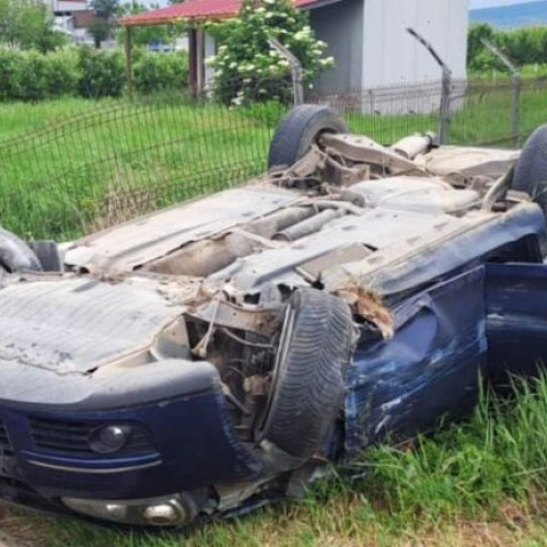 Accident rutier pe DN2 E85 între Focșani și Bolotești: mașină răsturnată în urma pierderii controlului volanului.