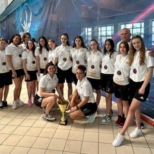 Echipa de Polo CSM Unirea Alba Iulia cucerește medalie de bronz la Campionatul Național pentru senioare