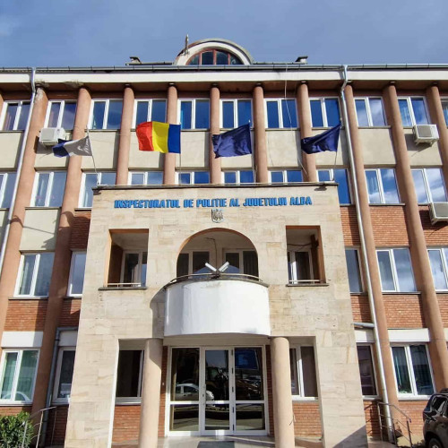 Înscrieri la școlile de poliție până pe 14 mai. IPJ Alba prezintă detalii despre cariera de polițist pentru elevii din Alba
