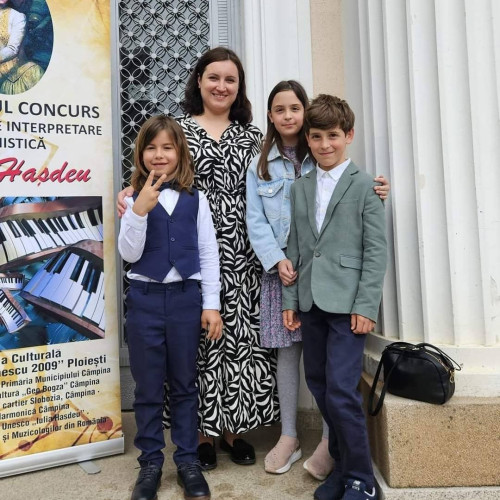 Rezultate Exceptionale pentru Elevi ai Liceului de Arte in Concursul National de Pian: Festivalul "Iulia Hasdeu""

// "Duminică, 12 mai a.c., s-a desfășurat Festivalul Concursului Național de Interpretare Pianistică "Iulia Hașdeu" sub egida UNESCO, unde elevi ai Liceului de Arte "Bălașa Doamna" au obținut rezultate strălucite!