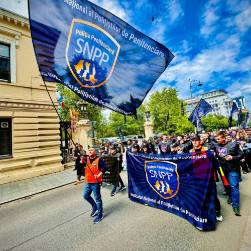 Protest al sindicaliștilor din penitenciarul Mărgineni împotriva creșterii exagerate a taxelor și impozitelor