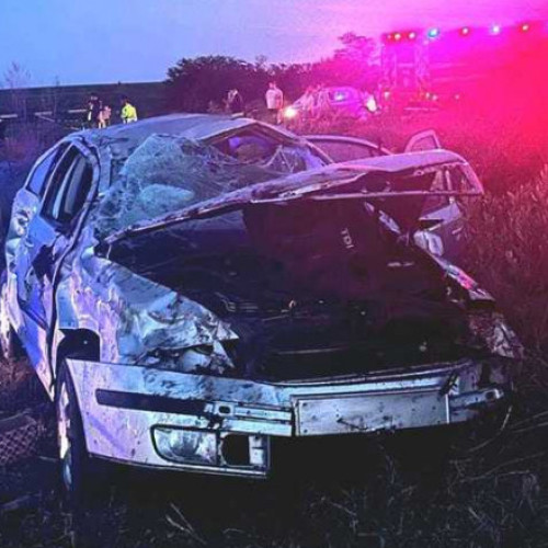 Patru persoane, printre care doi copii, rănite grav într-un accident rutier în Teleorman