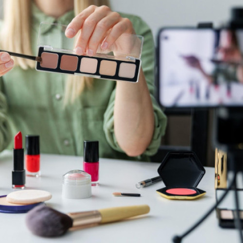 Miniştrii din UE cer reguli pentru influenceri și un cod etic pentru rețelele sociale pentru a preveni impactul negativ asupra sănătății și democrației