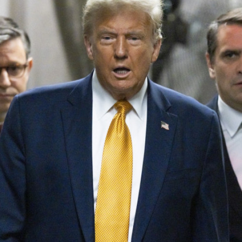 Trump are scutul republicanilor. Johnson îl sprijină în procesul de la New York.