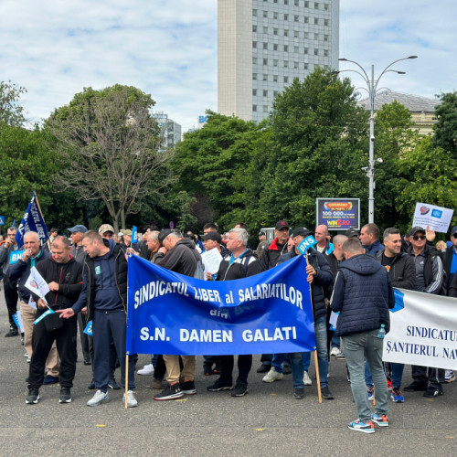 Sindicaliștii gălățeni protestează în Capitală pentru protejarea muncii în România