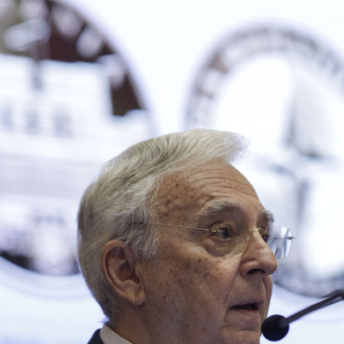 Guvernul se împrumută pentru a finanţa deficitul bugetar. Isărescu: Şoc teribil fără finanţarea deficitului.