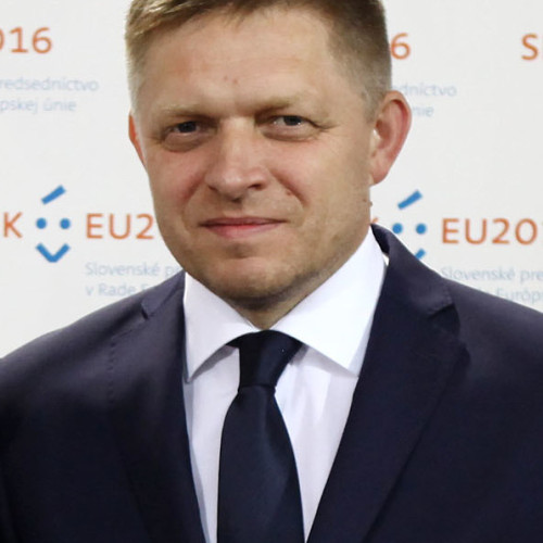 Premierul R. Fico, în pericol de viață după împușcăturile primite la Banská Bystrica"

"Premierul Slovaciei împușcat și în pericol de viață la Banská Bystrica