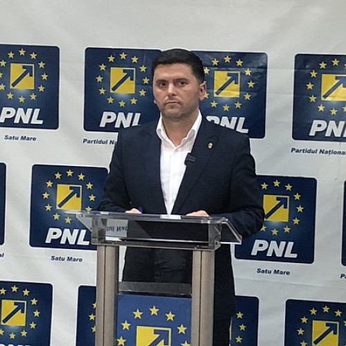 Adrian Cozma va arăta documente doveditoare ale hoțiilor UDMR și PSDpe panourile electoralerenunțând la afișele proprii