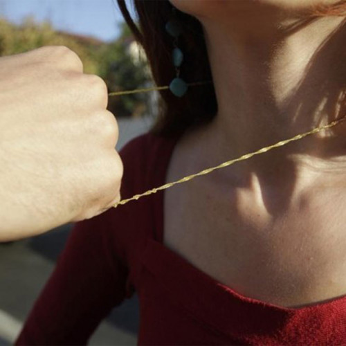 Tâlharii de bijuterii lovește în blocuri