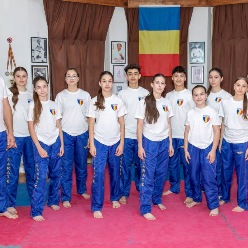 12 sportivi din CS Petrom Flacăra Moreni se pregătesc pentru Campionatul European de Karate Shito Ryu, unde vor participa la categoriile copii, cadeți, juniori și seniori.