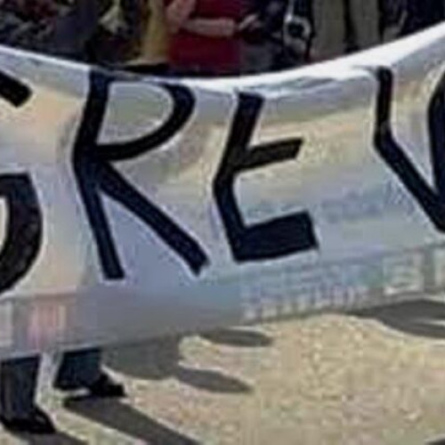 Agenția pentru Protecția Mediului Vrancea în grevă spontană până la 11.30! Angajații nemulțumiți de salarii