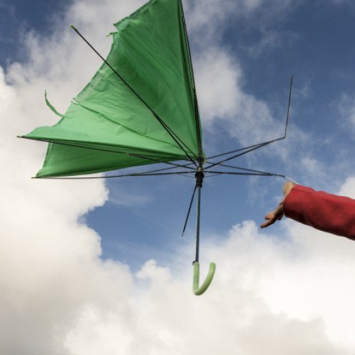 ATENȚIE! Meteorologii au emis coduri de vreme rea pentru mai multe zone din țară