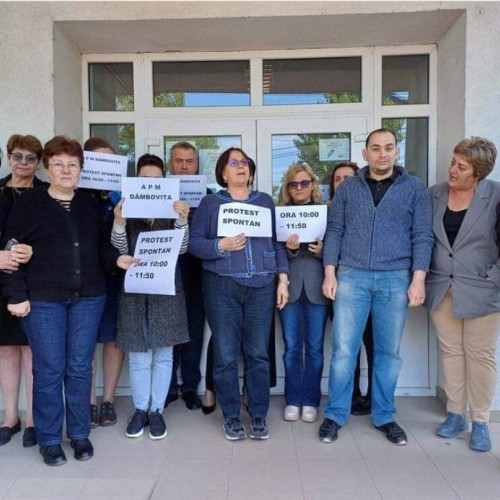 Angajații din APM Dâmbovița protestează împotriva discriminării salariale și a nedreptății