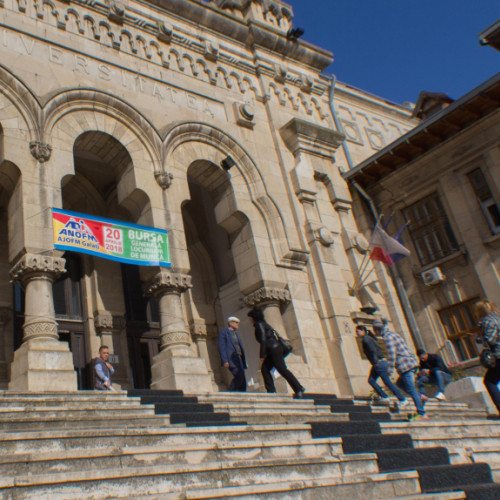 Ofertele pentru locurile de muncă sunt greu adunate la Bursa din Galați și Tecuci