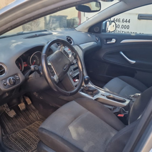 Galerie Foto ANAF vinde mașini și o motocicletă: Ford de la 2.000 de euro, Range Rover de la 7.000 de euro și altele