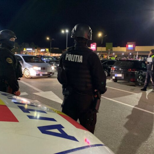 Soferul beat care și-a oprit pentru a cumpara băuturi alcoolice, raportat prin 112, a fost oprit de poliție la Dumbrăveni