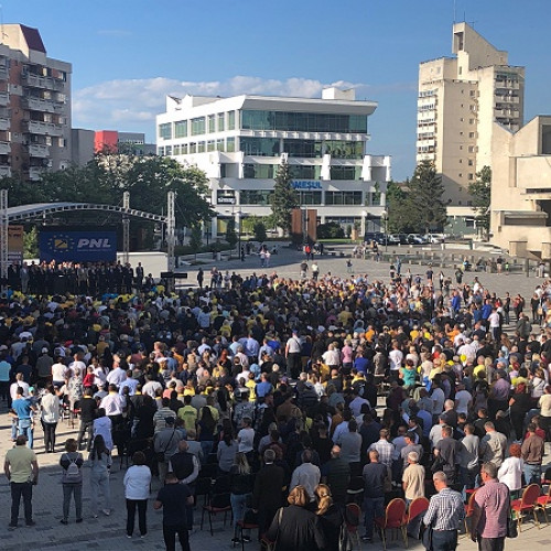 PNL dă dovadă de putere la lansarea candidaților pentru alegerile locale în Satu Mare, în mijlocul unui puternic sprijin popular