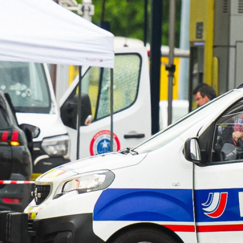 Bărbat împușcat mortal când încerca să incendieze o sinagogă din Franța