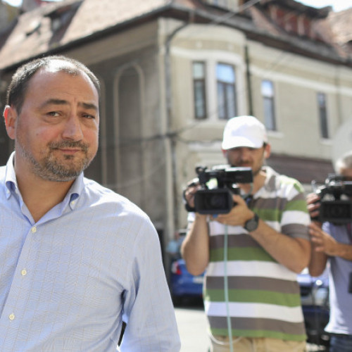 Mirel Palada, condamnat definitiv cu suspendare pentru refuzul de a-i fi prelevate mostre de sânge într-un caz de conducere sub influența alcoolului. Mai are o sentință în dosarul bătăii asupra fostului senator USR Mihai Goțiu.