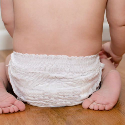 Bonă reținută în București după ce ar fi bătut un copil de un an. Părinții micuțului au surprins faptele pe camere