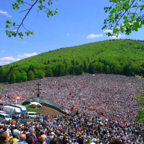 Sute de mii de pelerini, așteptați la Şumuleu Ciuc pentru celebrarea Rusaliilor catolice