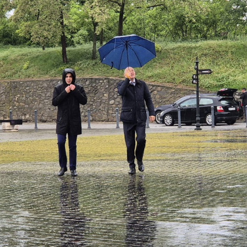 Sistemul de vot din Romania, cel mai primitiv din Europa. Declaratie dura a lui Mircea Geoana la Congresul Studentilor.