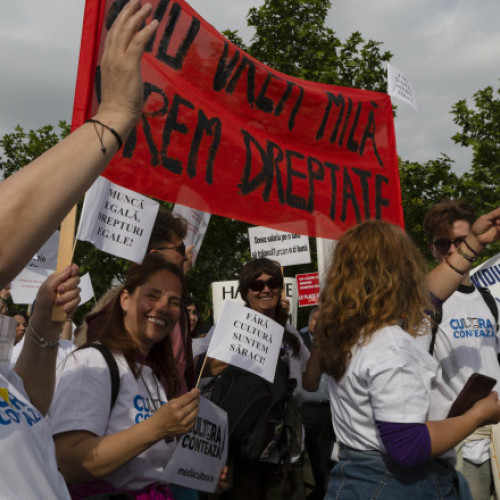 Noaptea Muzeelor a devenit noaptea protestelor. Sute de angajați din muzee și biblioteci au ieșit în stradă în fața Guvernului