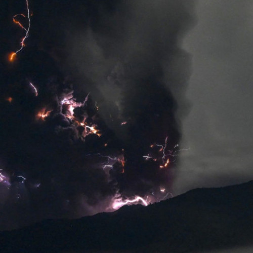 Alertă de Nivel Maxim în Indonezia: Vulcanul Ibu a Erupt