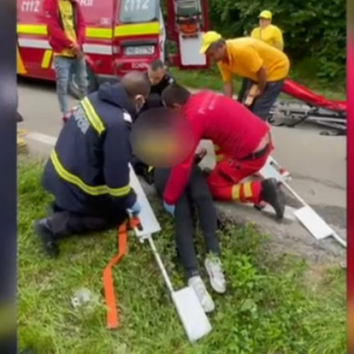 Primarul din Gorj, lovit cu mașina o tânără în plină campanie electorală: "Membrii AUR au sărit la mine și i-au spart oglinda