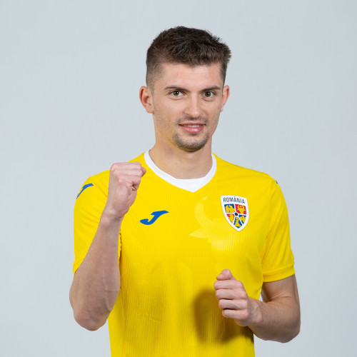 Selecționerul Iordănescu a anunțat lista preliminară a stranierilor pentru amicalele din iunie, doi fotbaliști din Dâmbovița au fost incluși în lotul naționalei României