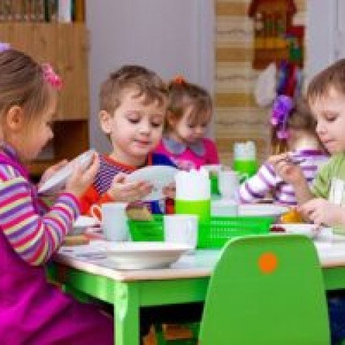 Înregistrările pentru anul școlar 2024-2025 la grădinițe și creșe au început, conform calendarului aprobat de Ministerul Educației