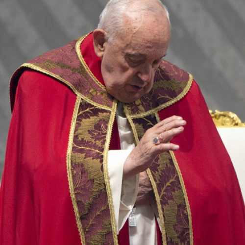 Papa Francisc critică atitudinea SUA față de migranți, denumită "nebunie". Suveranul pontif îndeamnă la o deschidere umanitară. "Trebuie să vedem fiecare caz cu empatie," spune el.