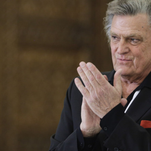 Florin Piersic ar putea fi externat în cel mult zece zile, conform medicilor. Starea actorului este îmbunătățită după operația de la Spitalul Foișor și va fi monitorizat acasă. Toate detaliile despre starea sa de sănătate.