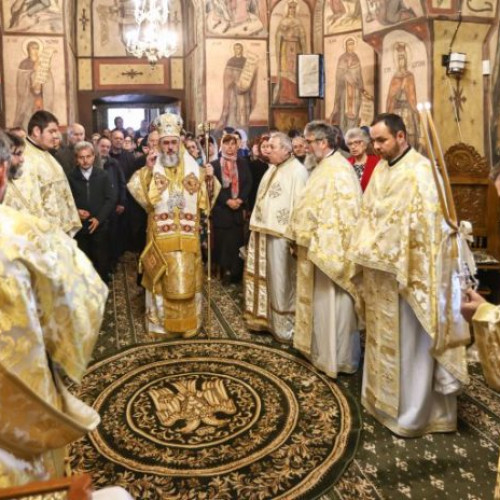 FOTO Duminica Mironosițelor la Mănăstirea Rogozu: Ierarhul Ciprian a săvârșit Sfânta Liturghie în soborul slujitorilor, predicând despre modelele de credință și jertfelnicie ale femeilor creștine.