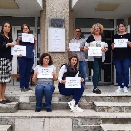 Angajații Serviciului Județean Alba al Arhivelor Naționale continuă protestul pentru salarizare echitabilă. Nemulțumiri și întreruperea temporară a activității