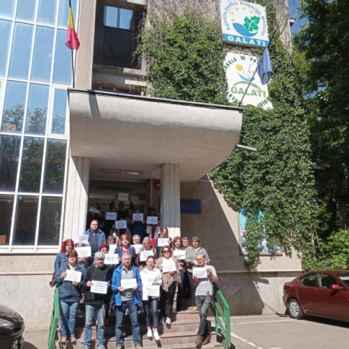 Angajații de la APM Galați au intrerupt activitatea pentru a treia zi consecutiv, protestând împotriva discriminării salariale