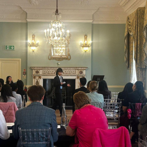 Eleva din Suceava, pe locul 2 la concursul internațional de discursuri publice în limba engleză