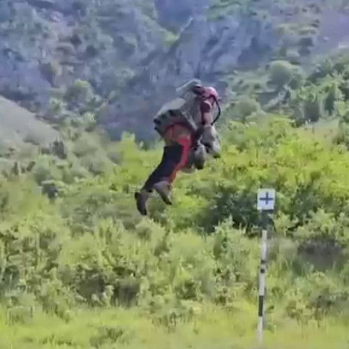 Salvatorii din Alba folosesc rucsac zburător pentru intervenții rapide în munti