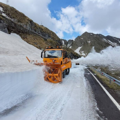 Se continua deszapezirea pe Transfagarasan pentru deschiderea circulatiei luna viitoare