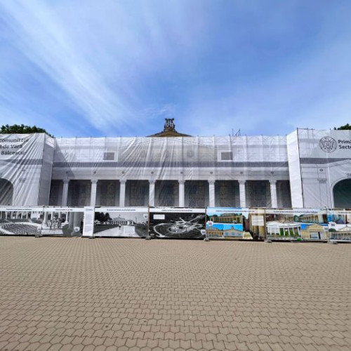 Expoziție la Teatrul de Vară din Parcul Bazilescu prezintă istoria clădirii emblematice