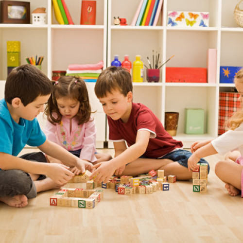 Decizia pentru părinții ce își doresc să-și înscrie copiii la creșă sau grădiniță!