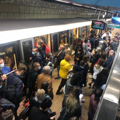 Probleme tehnice afectează circulația metroului bucureștean în dimineața de marți