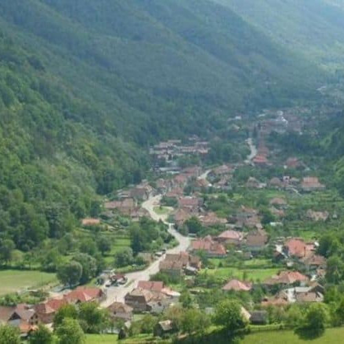 Șugag găzduiește cea de-a 48-a ediție a serbării pastorale "Zi-i bade cu fluiera" de pe Valea Sebeșului. Cultura și tradițiile românești sunt promovate prin spectacol și concert, în prezența interpretei Simona Nae. Andreea Bogdan prezintă evenimentul.